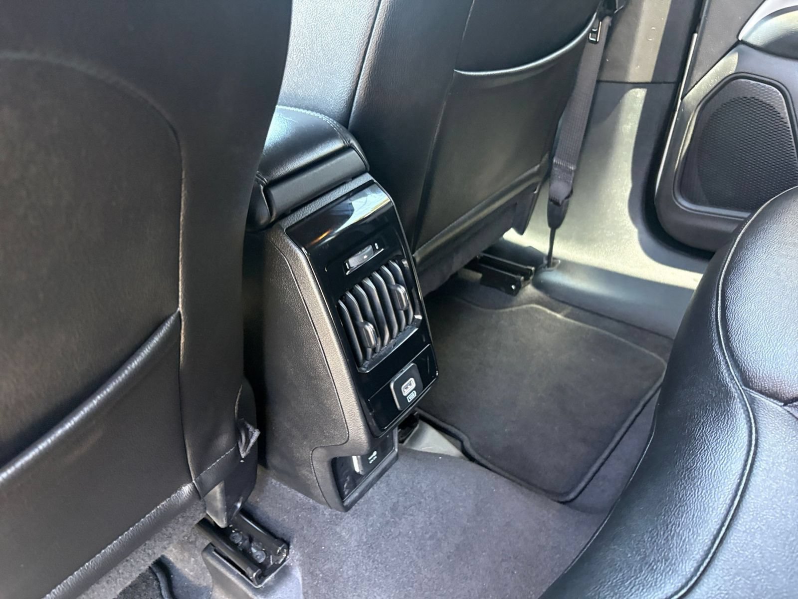 Used 2025 Jeep Compass Limited AWD/4WD image 23
