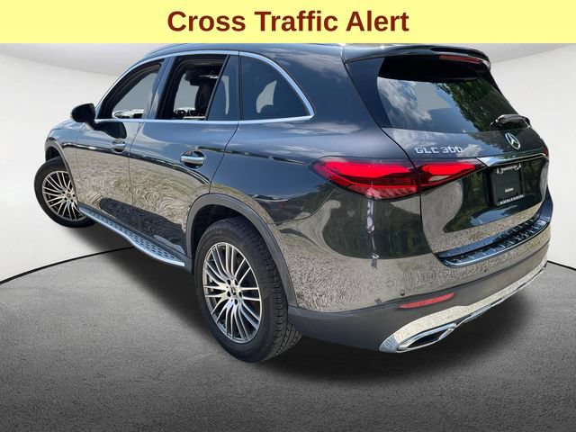 Used 2025 Mercedes-Benz GLC 300 4MATIC image 10