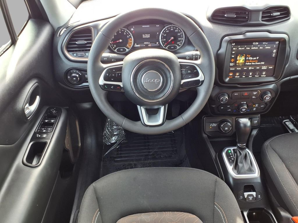 Used 2023 Jeep Renegade Latitude image 4