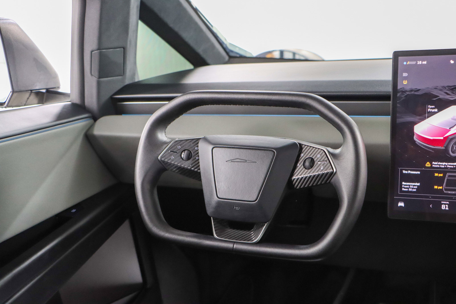 Used 2024 Tesla Cybertruck AWD Crew Cab image 12