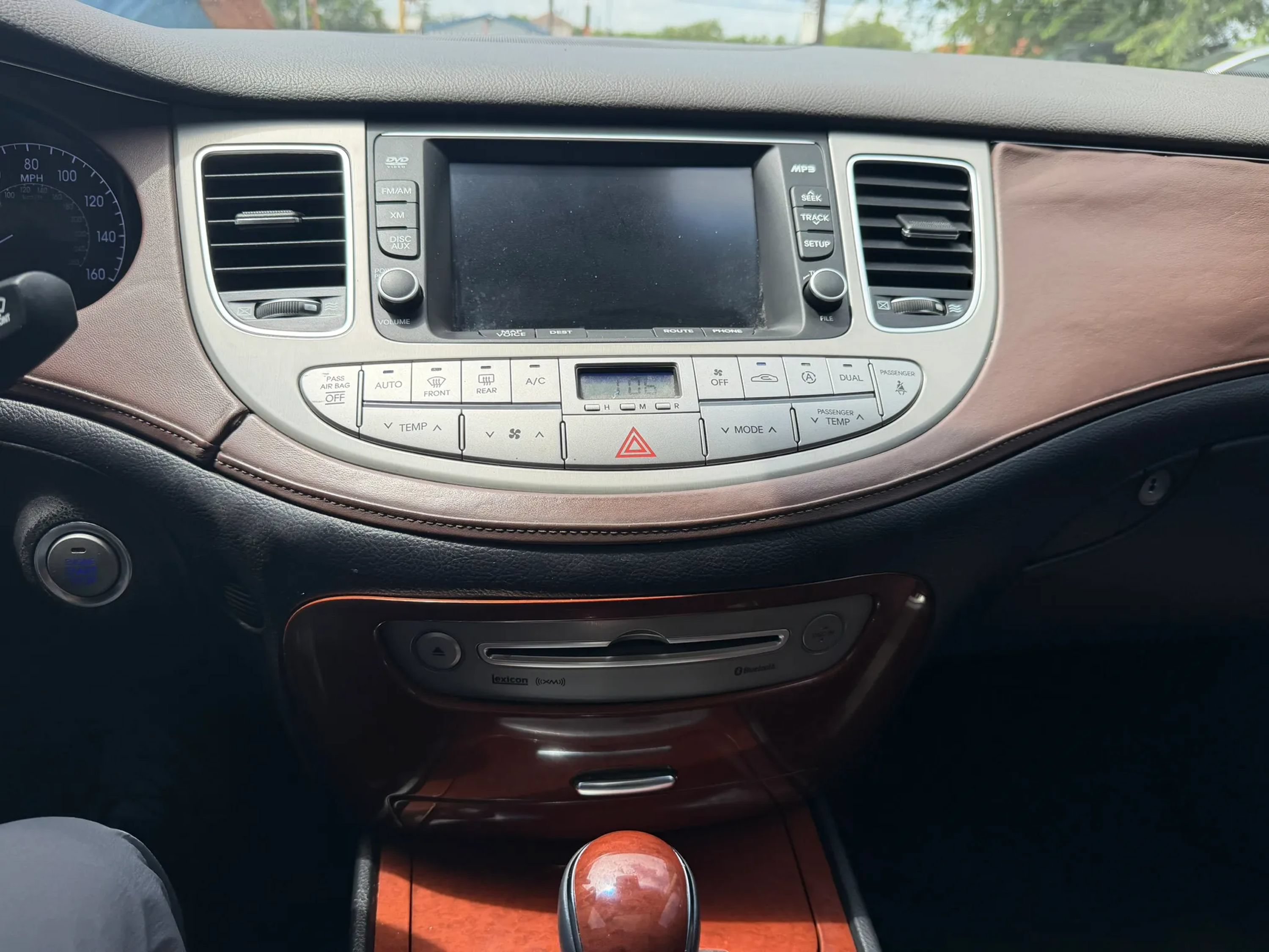 Used 2013 Hyundai Genesis 3.8 w/ Premium Pkg RWD image 21