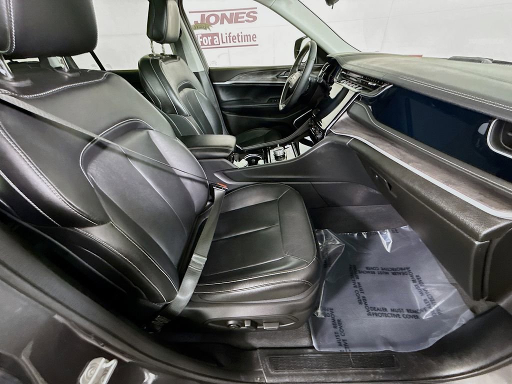 Used 2022 Jeep Grand Cherokee Limited 4xe image 32