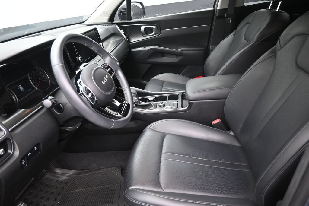 Used 2023 Kia Sorento S FWD image 12