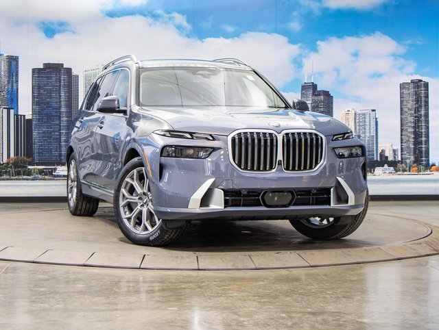 Used 2025 BMW X7 xDrive40i w/ Premium Package image 1