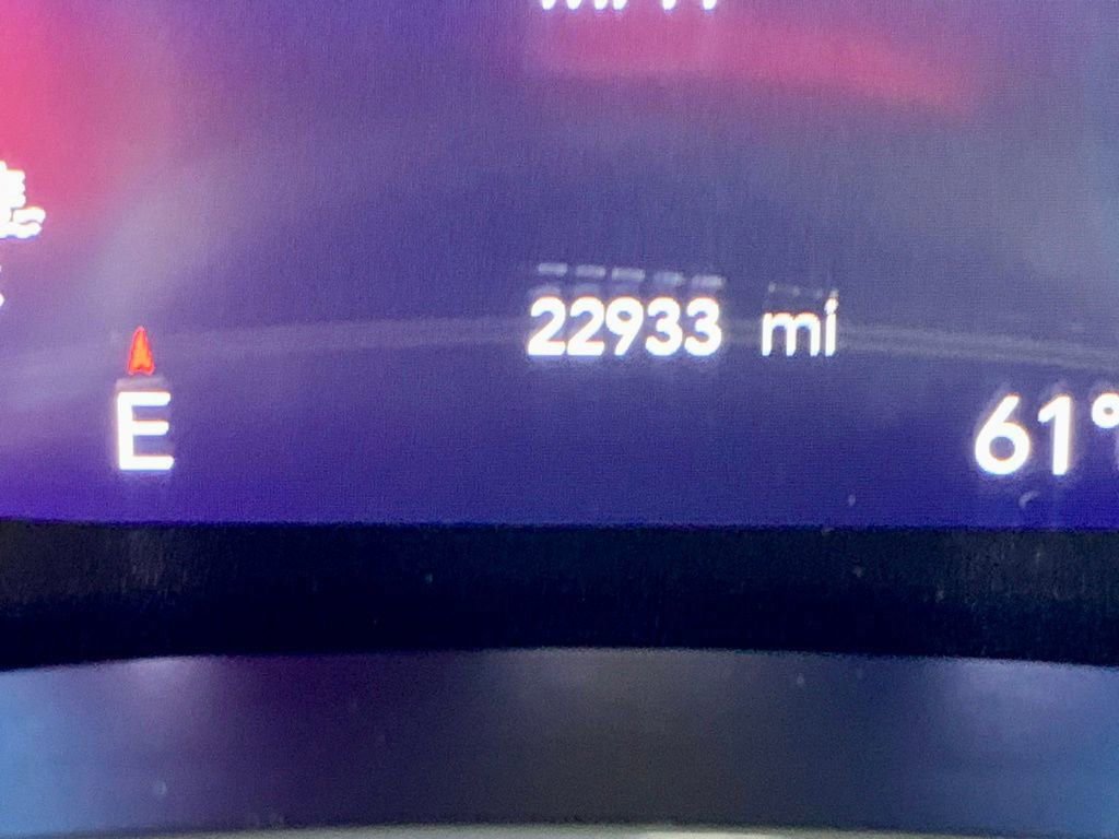 Used 2025 Chrysler Pacifica Select image 19