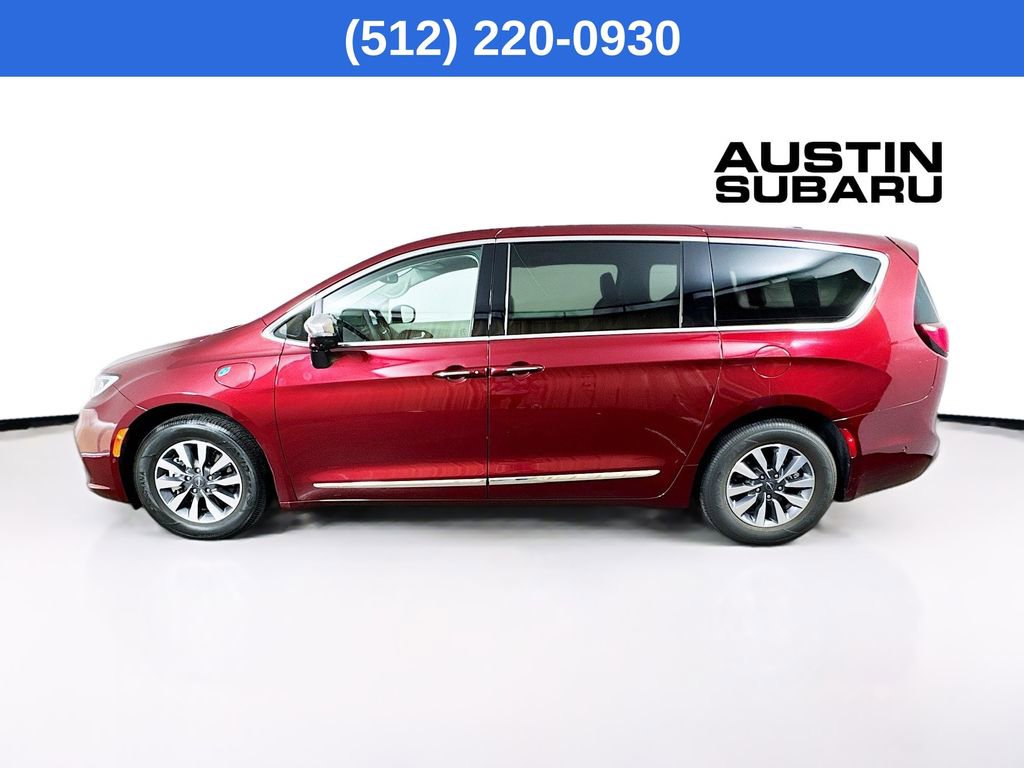 Used 2023 Chrysler Pacifica Limited image 4