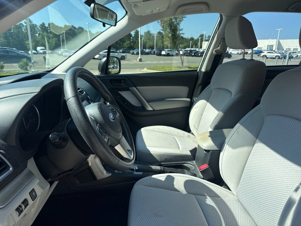 Used 2017 Subaru Forester 2.5i AWD/4WD image 12