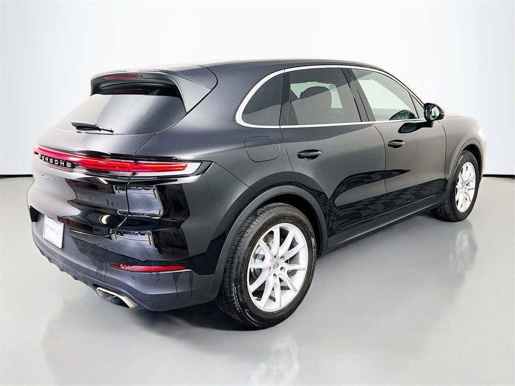 Used 2024 Porsche Cayenne image 7
