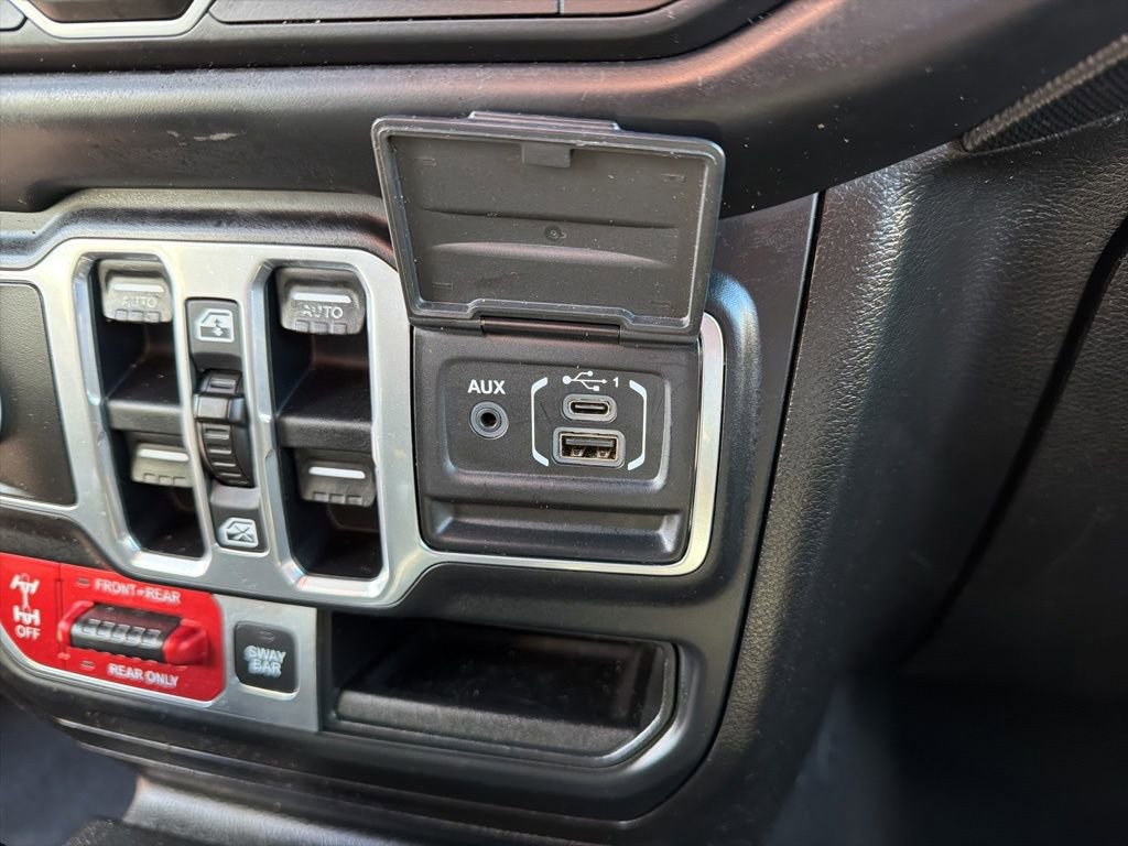 Used 2018 Jeep Wrangler Unlimited Rubicon AWD/4WD image 44