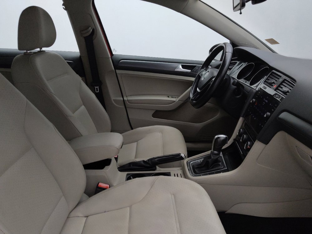 Used 2018 Volkswagen Golf SE image 21