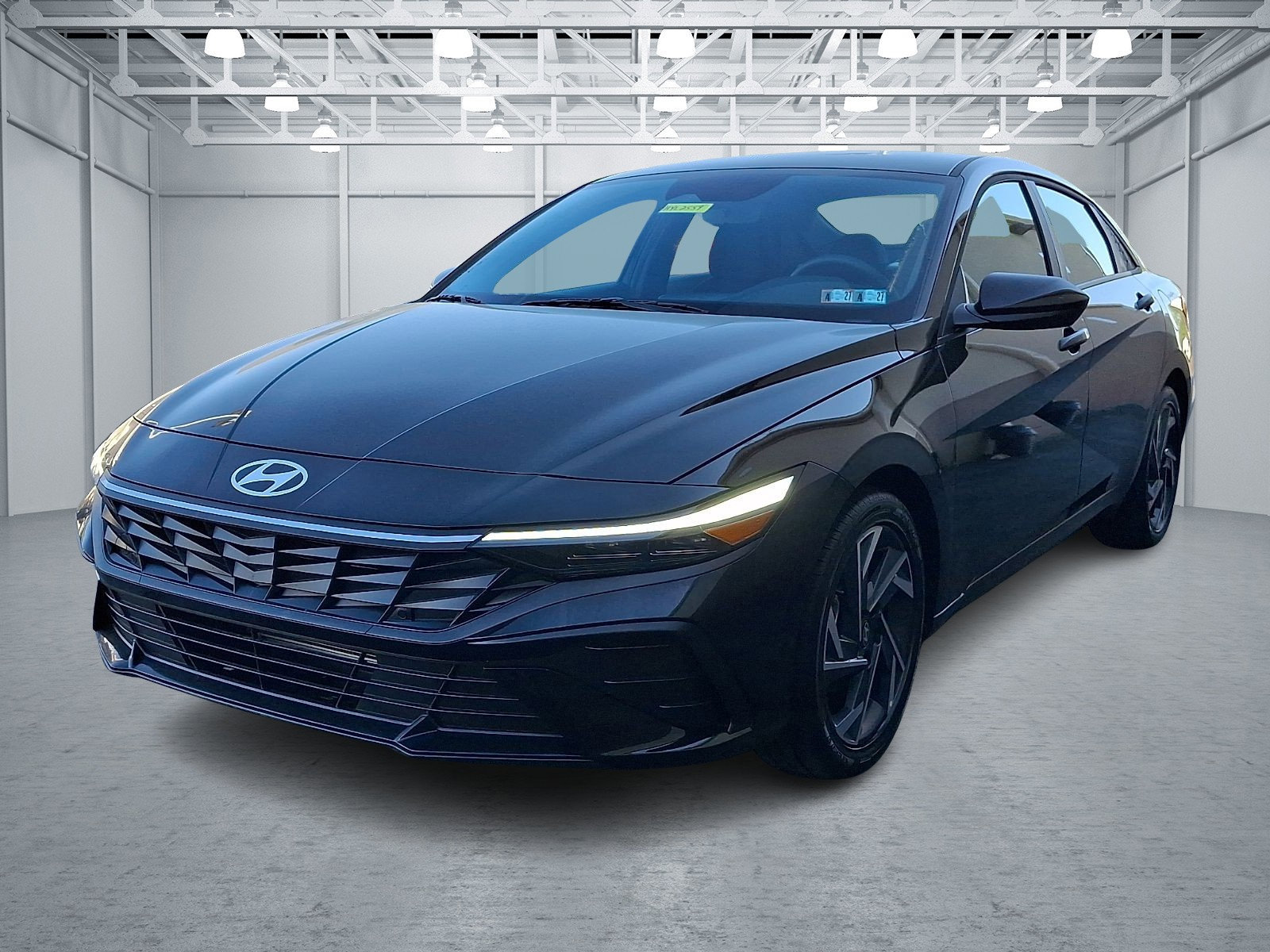 Certified 2025 Hyundai Elantra Sport FWD image 3