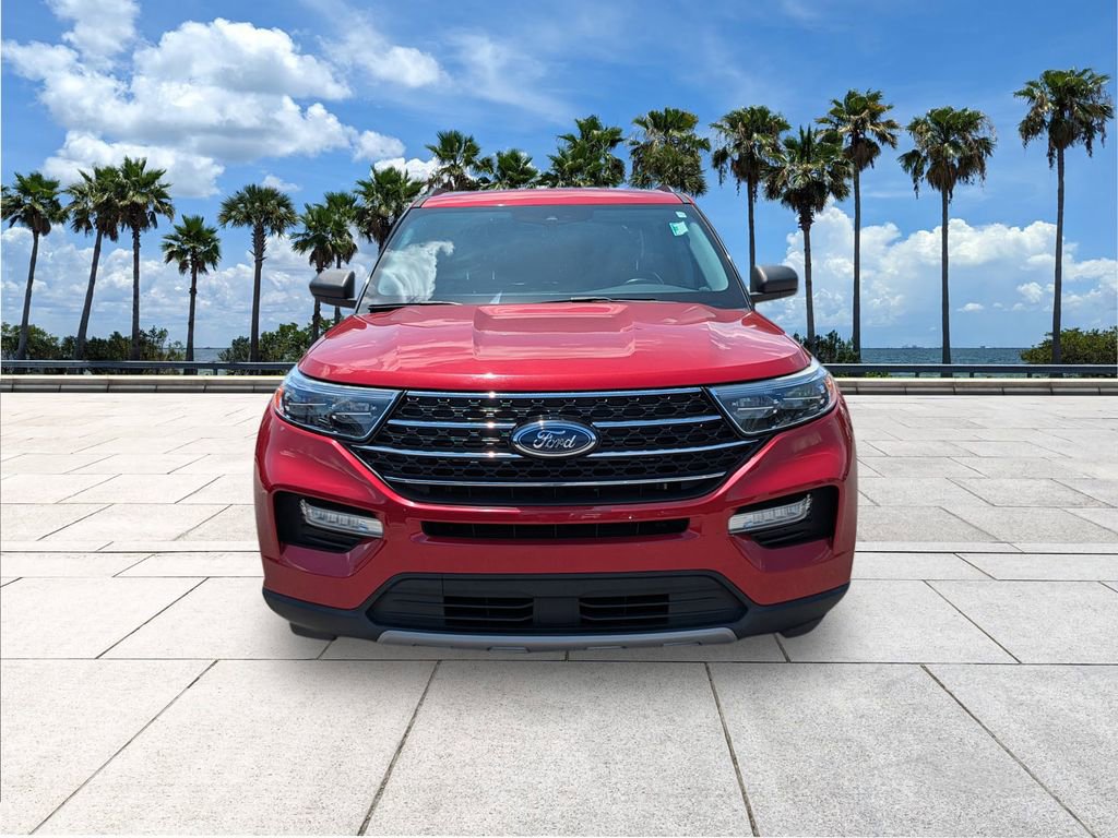 Used 2021 Ford Explorer XLT w/ Equipment Group 202A image 2