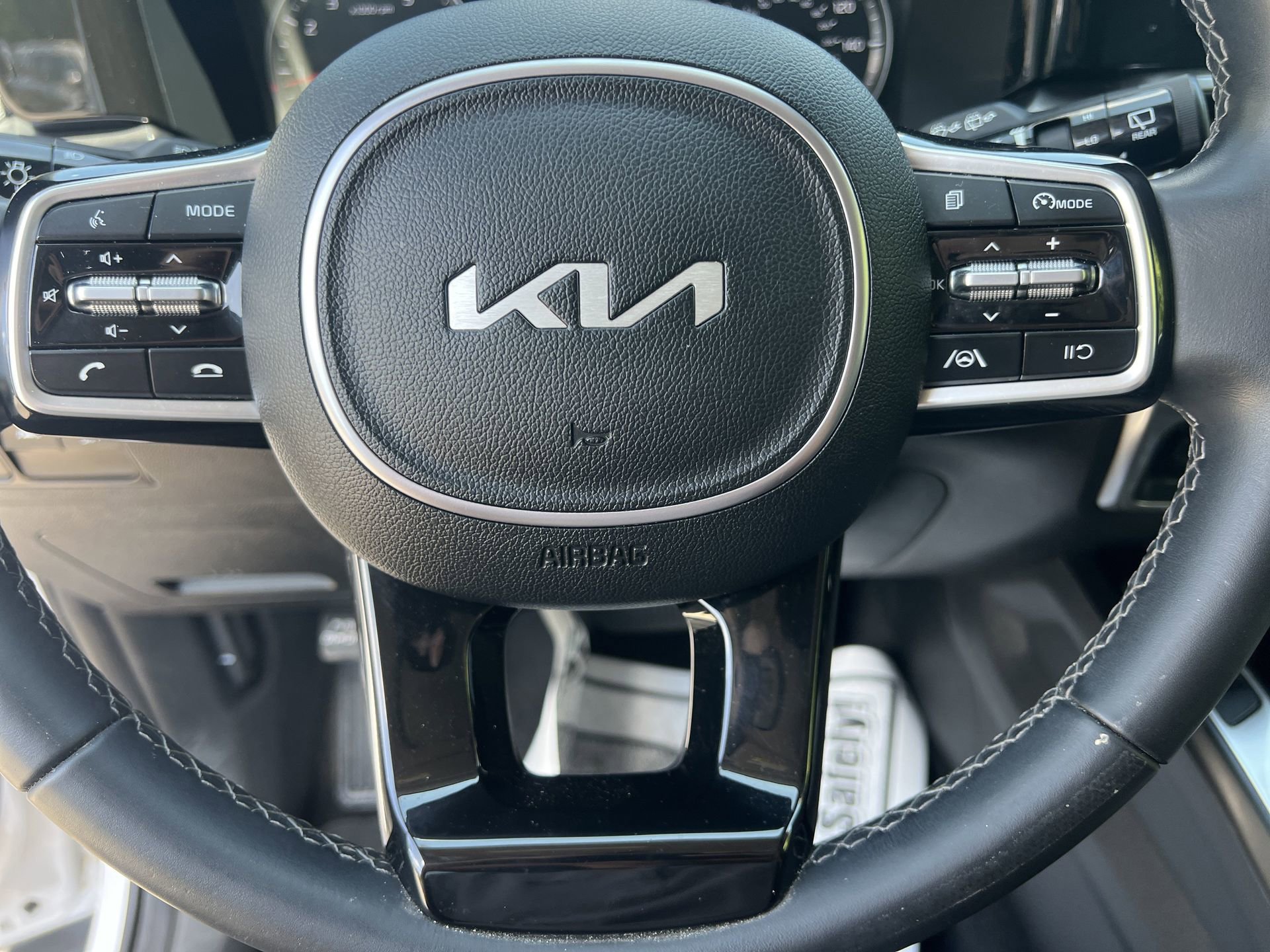 Used 2023 Kia Sorento S w/ Panoramic Sunroof Package FWD image 9