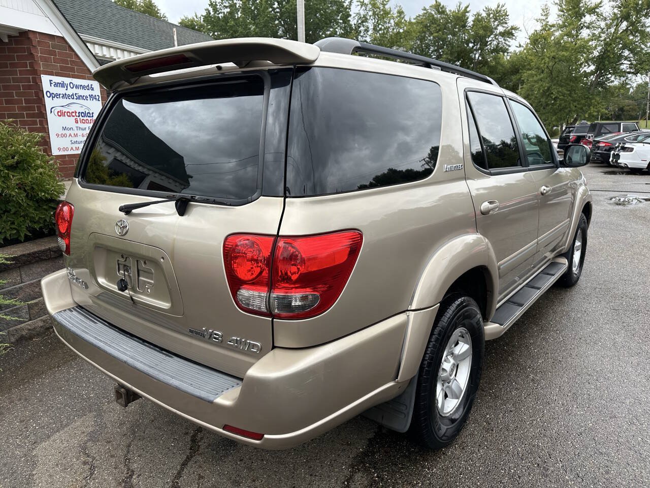 Used 2007 Toyota Sequoia Limited w/ Luxury Pkg AWD/4WD image 6