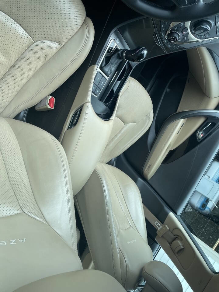 Used 2012 Hyundai Azera w/ Technology Pkg FWD image 4