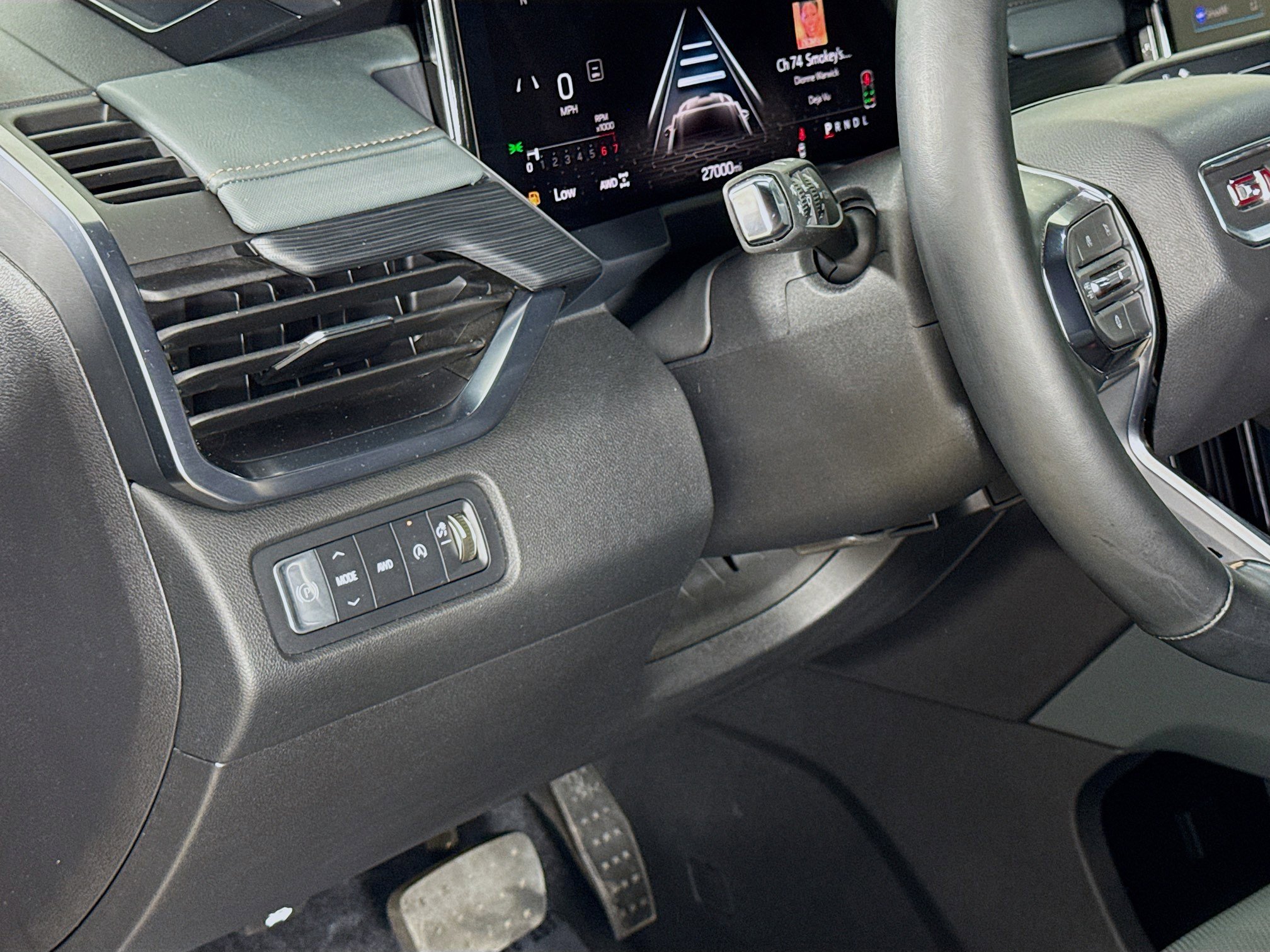 Used 2024 GMC Acadia AT4 w/ Luxury Package image 10