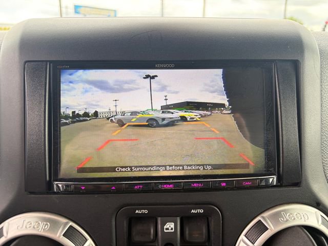 Used 2018 Jeep Wrangler Unlimited Sahara image 2