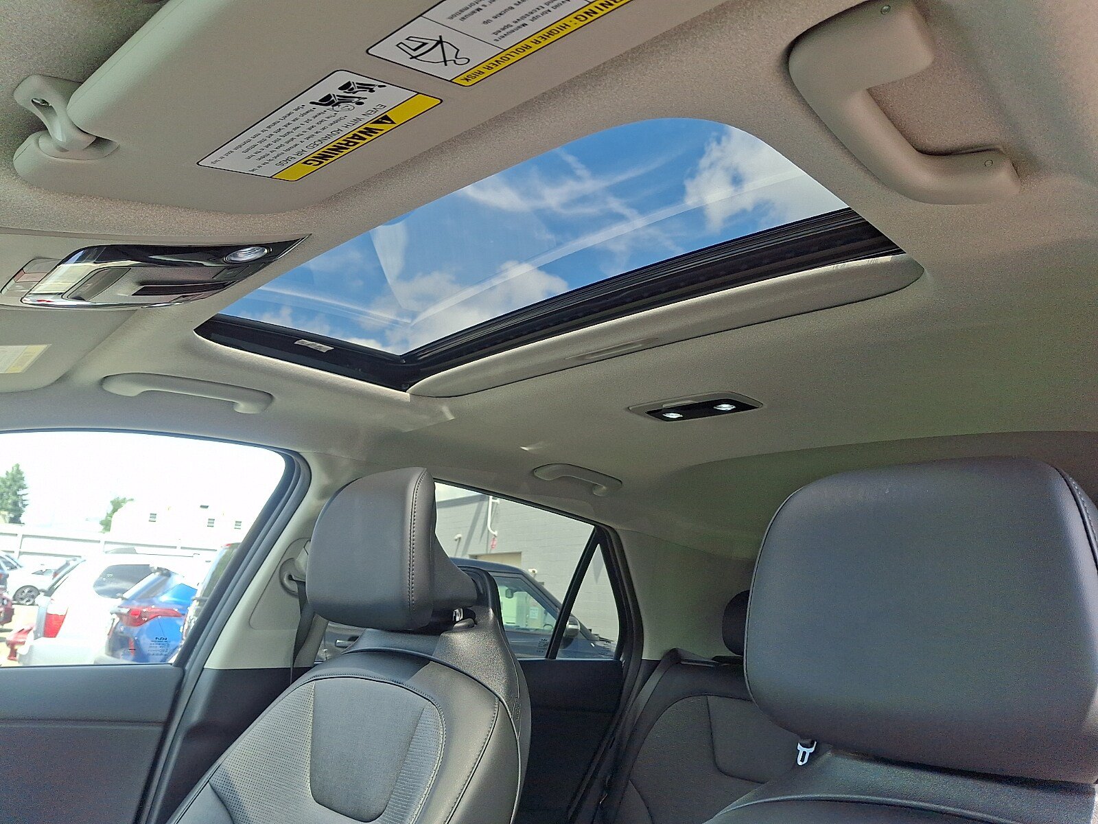 Used 2025 Kia Niro SX Touring FWD image 14