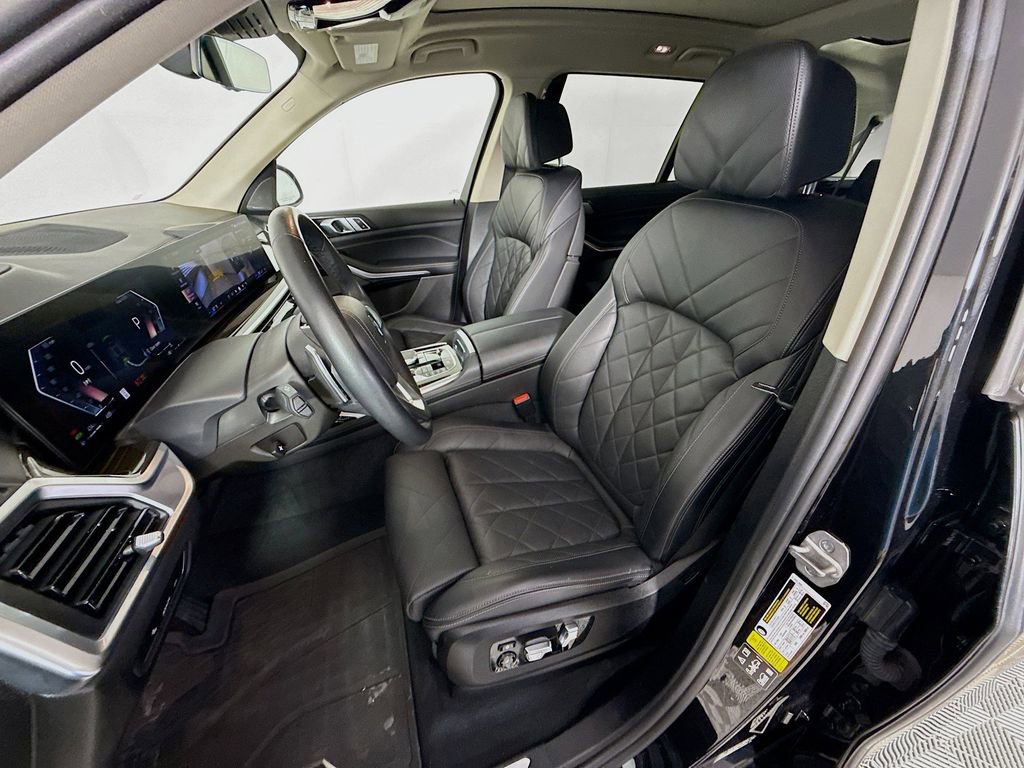 Used 2024 BMW X7 xDrive40i w/ Premium Package AWD/4WD image 22