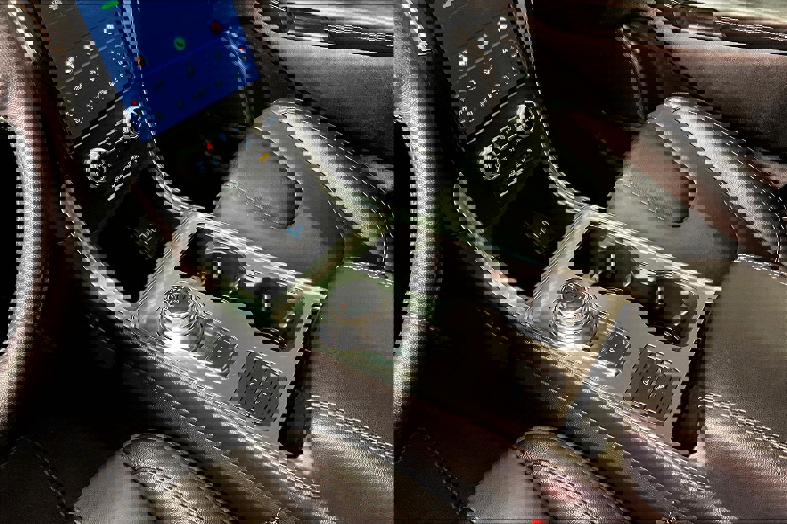 Used 2022 Ford Edge Titanium image 17