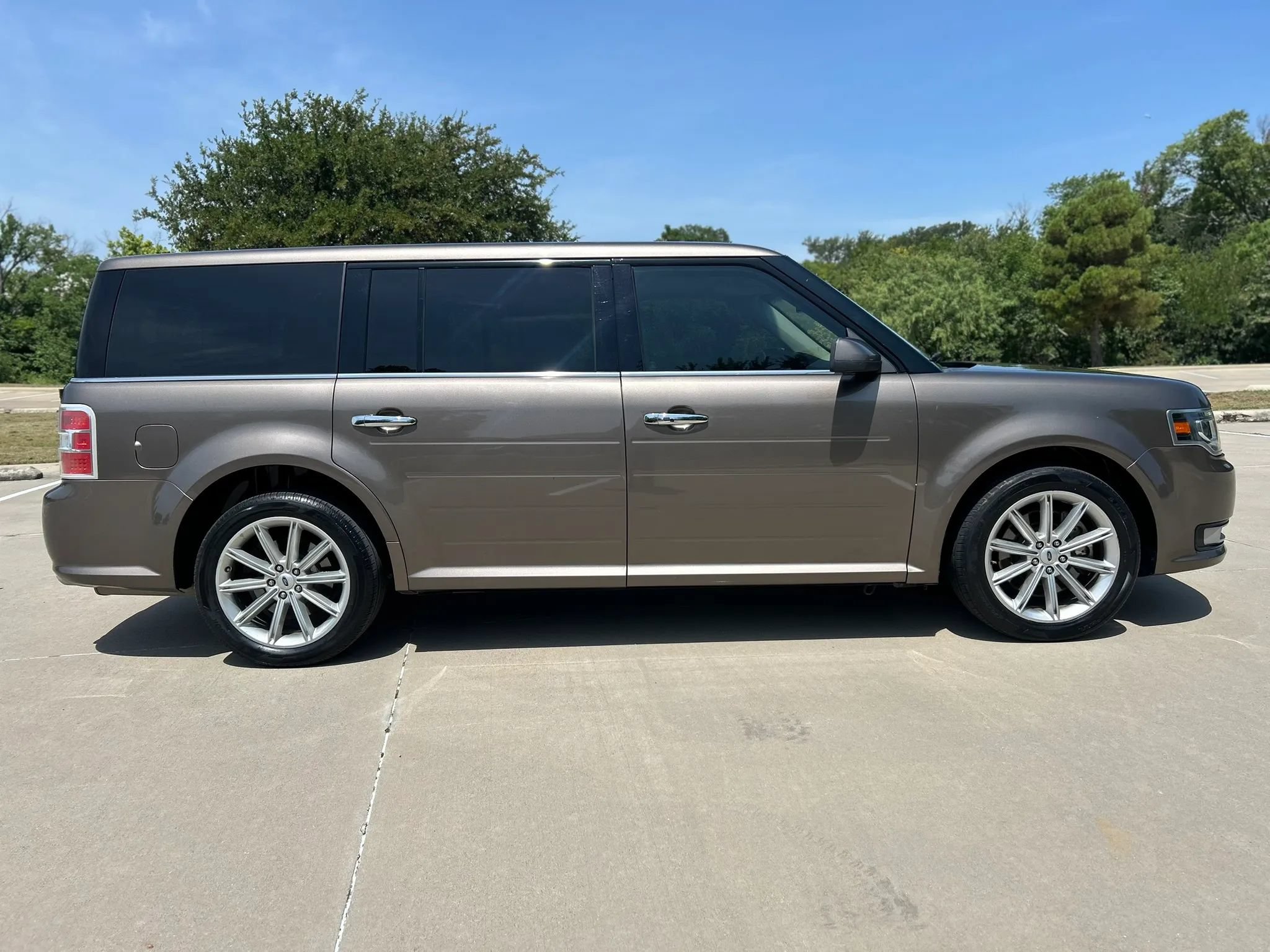 Used 2019 Ford Flex Limited FWD image 5