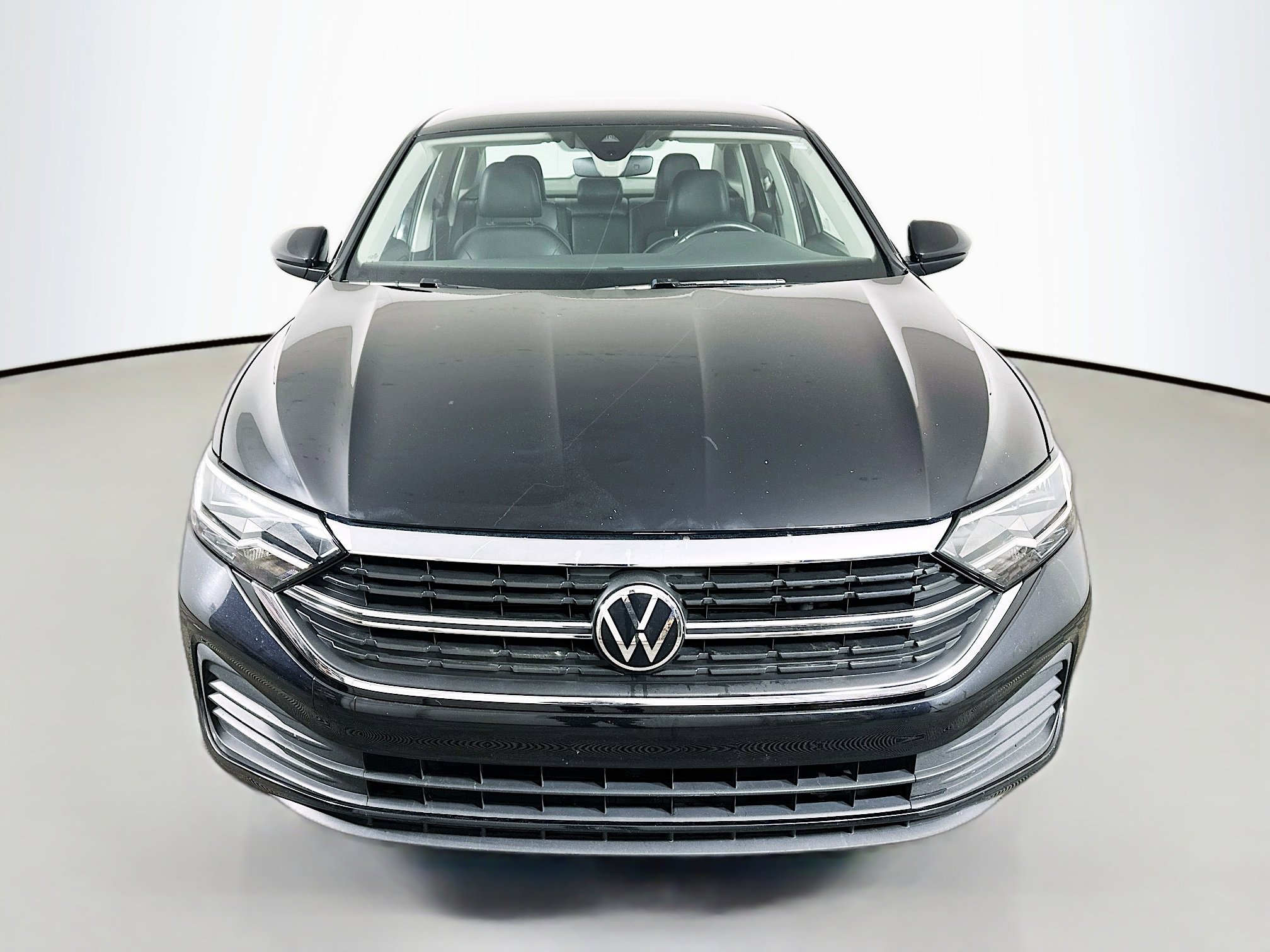 Used 2024 Volkswagen Jetta SE image 2