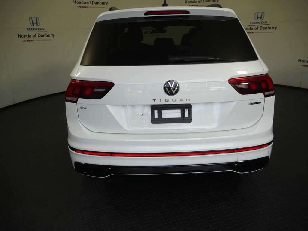 Used 2024 Volkswagen Tiguan SE R-Line AWD/4WD image 9