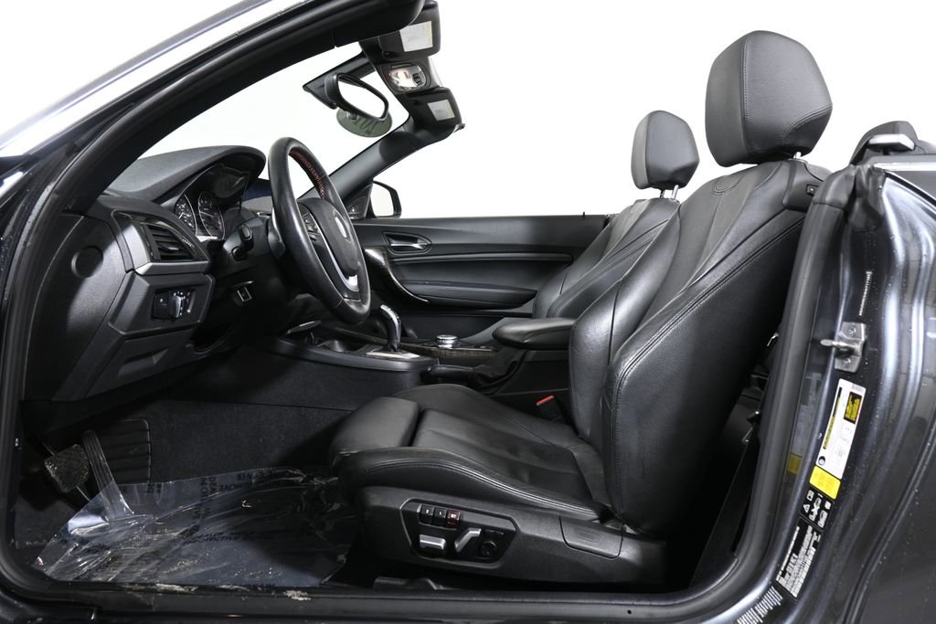 Used 2017 BMW 230i xDrive Convertible image 3