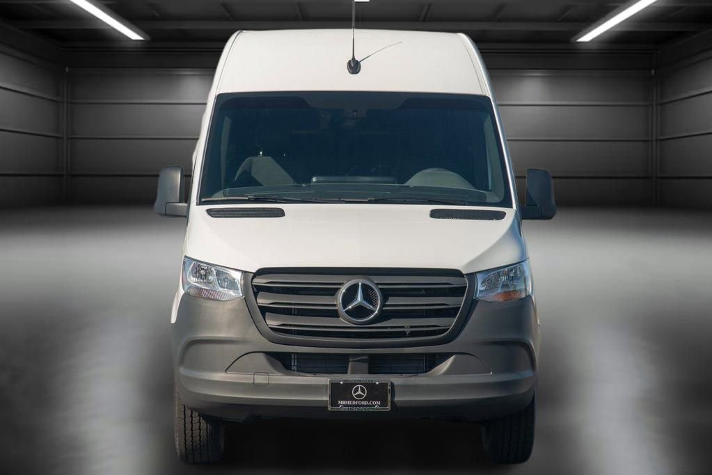 Used 2024 Mercedes-Benz Sprinter 2500 video 3