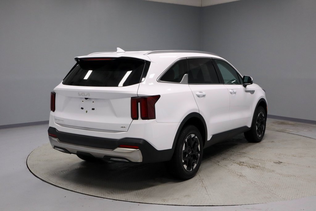 Used 2024 Kia Sorento S image 13