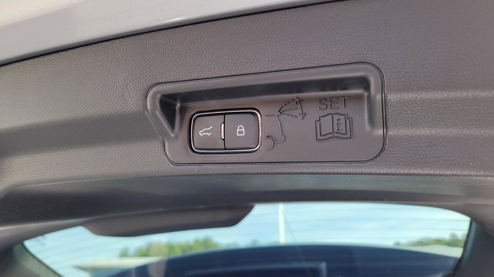 Used 2022 Ford Explorer 4WD image 44