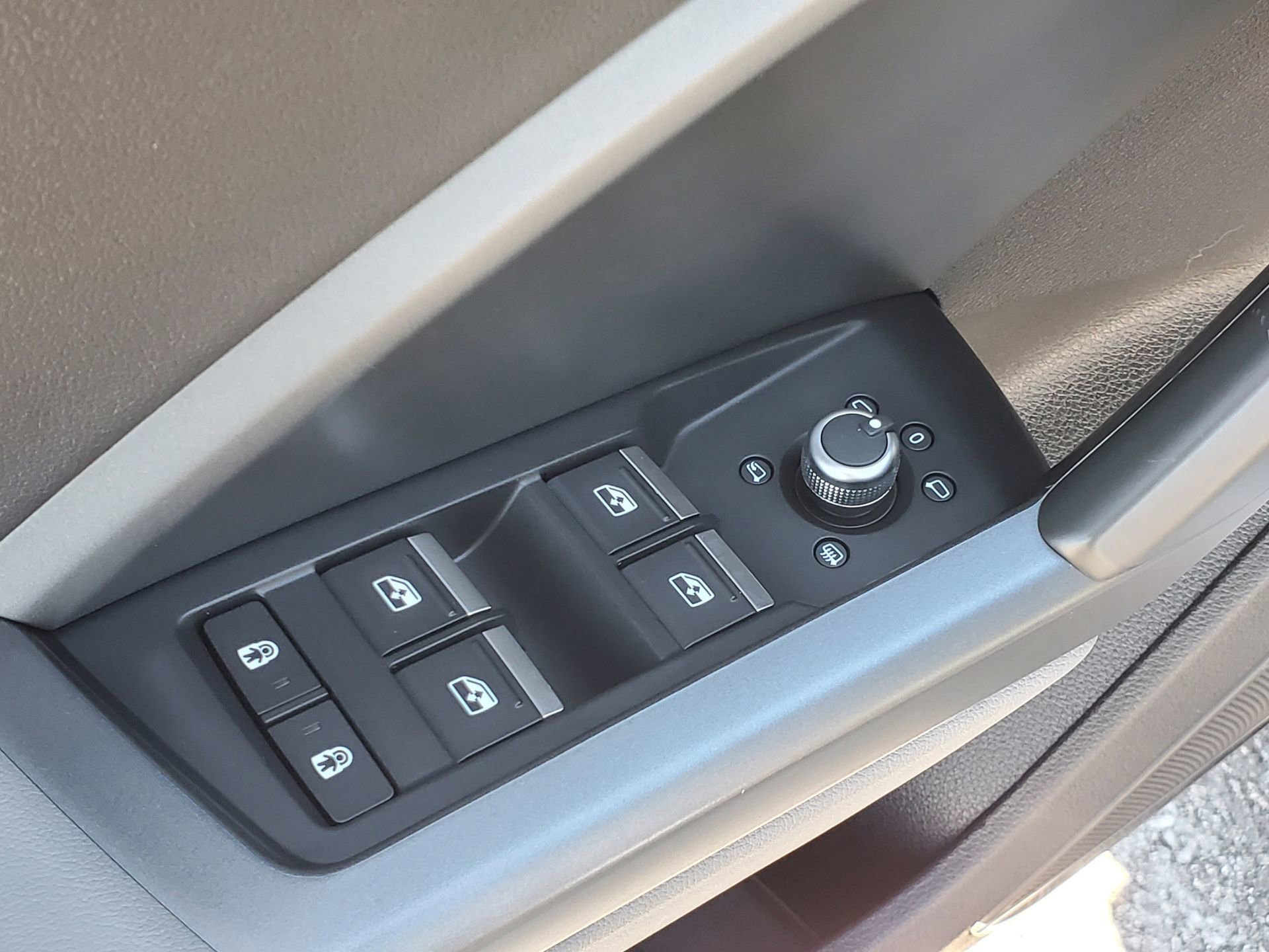 Used 2021 Audi Q3 2.0T Premium Plus w/ Premium Plus Package image 16