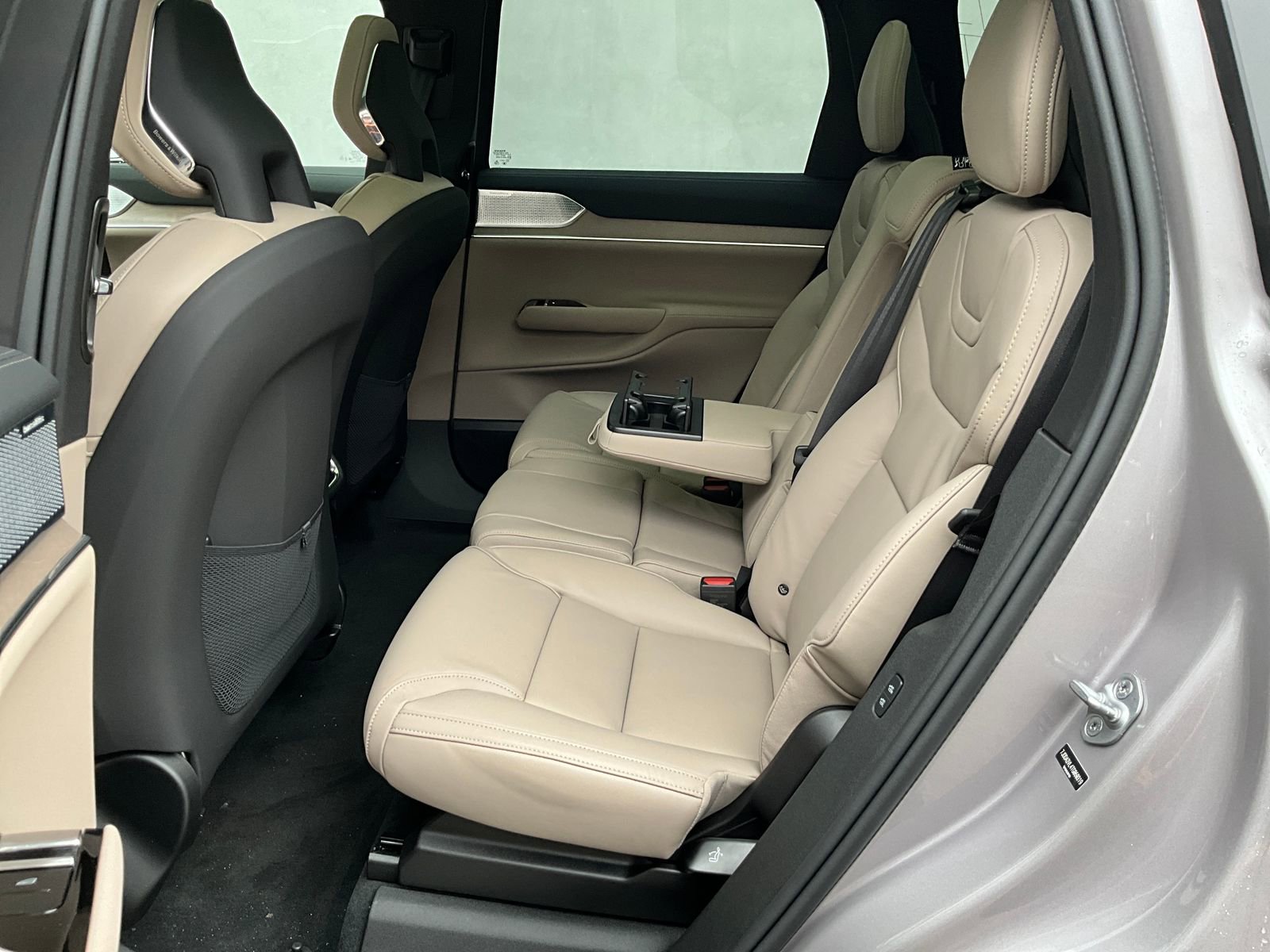 New 2026 Volvo EX90 Ultra image 25