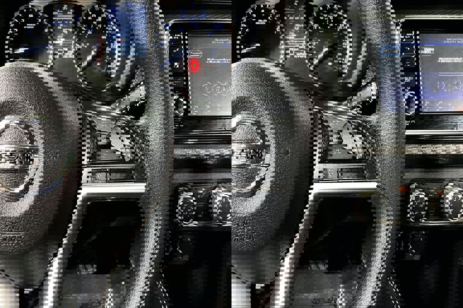 Used 2019 Nissan Kicks S image 25