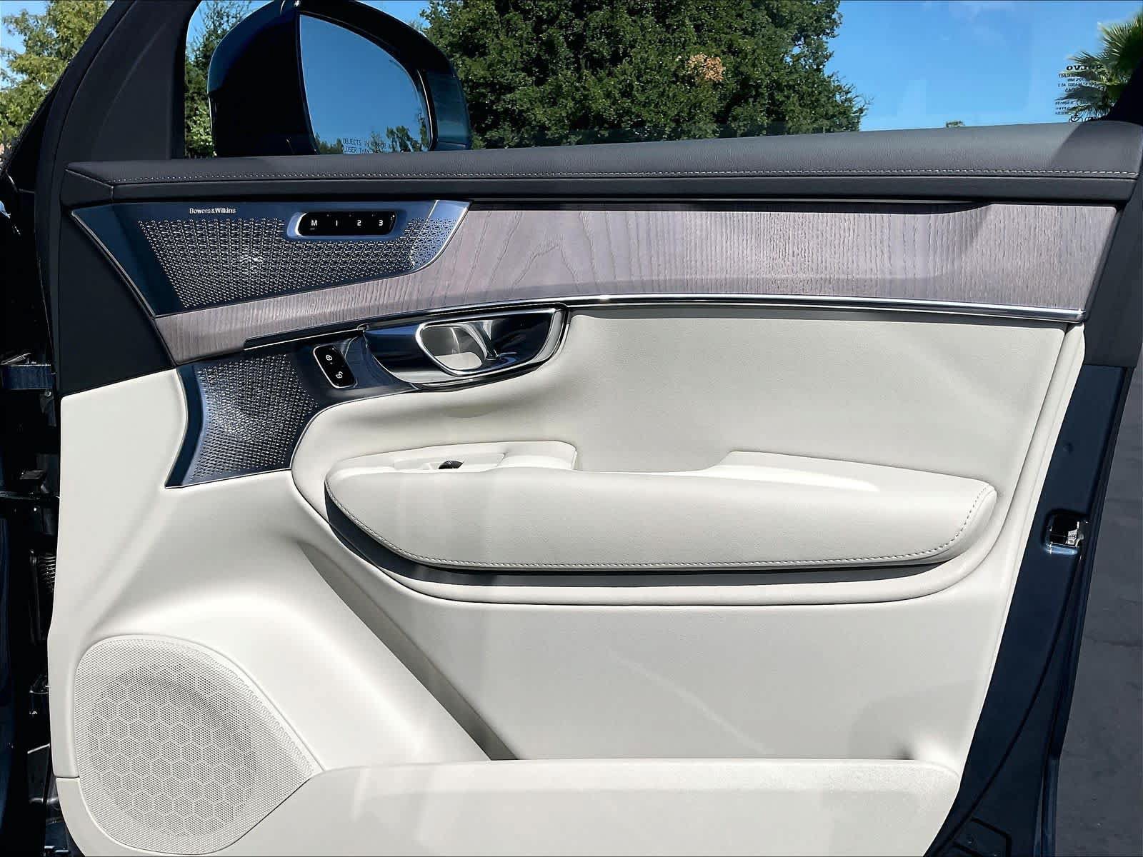 New 2027 Volvo XC90 T8 Ultra AWD/4WD image 31