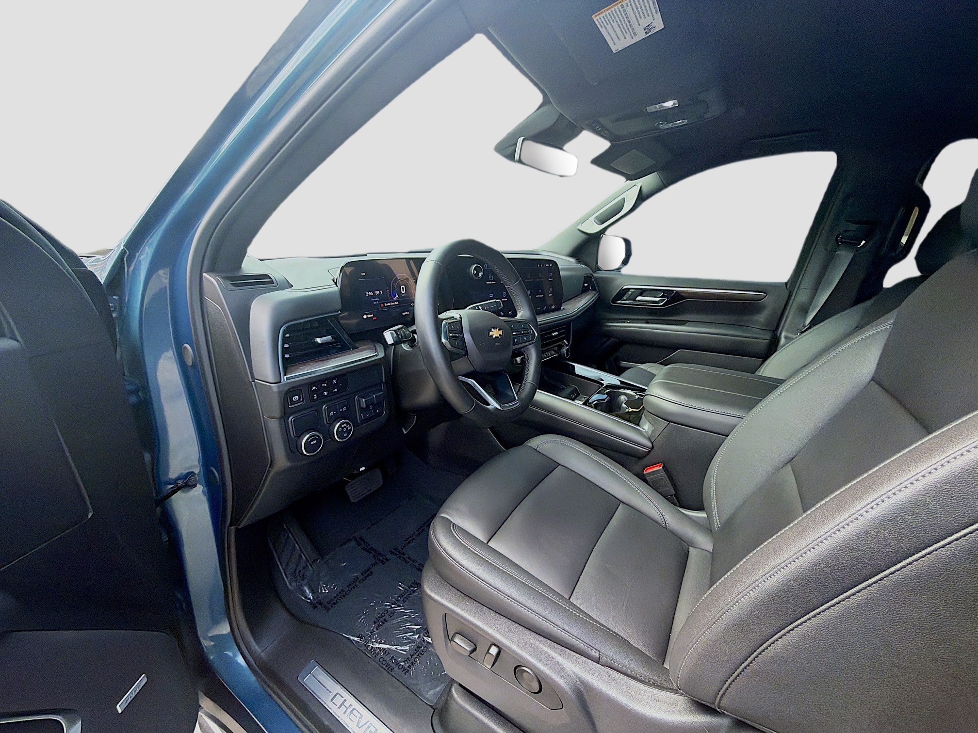 Used 2025 Chevrolet Suburban LT w/ Comfort Package RWD image 7
