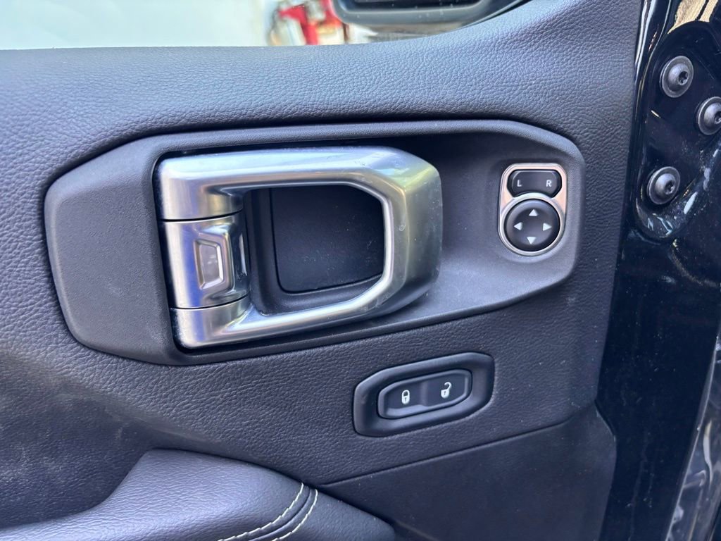 Used 2023 Jeep Wrangler Unlimited Sahara w/ Cold Weather Group AWD/4WD image 14