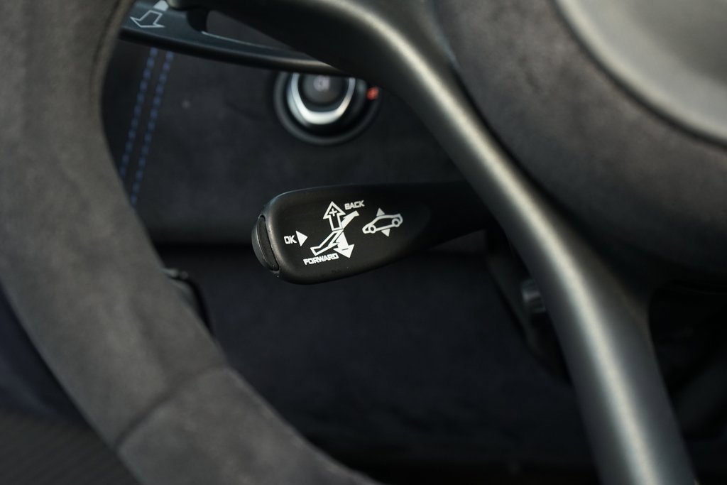 Used 2020 McLaren 600LT Spider image 27