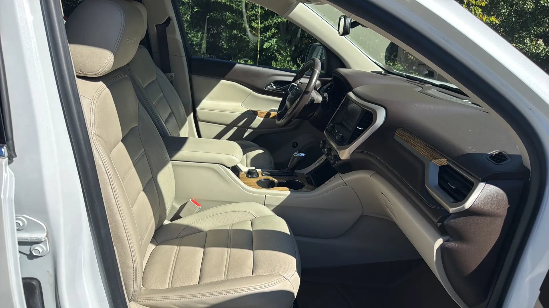Used 2017 GMC Acadia Denali w/ Technology Package image 12