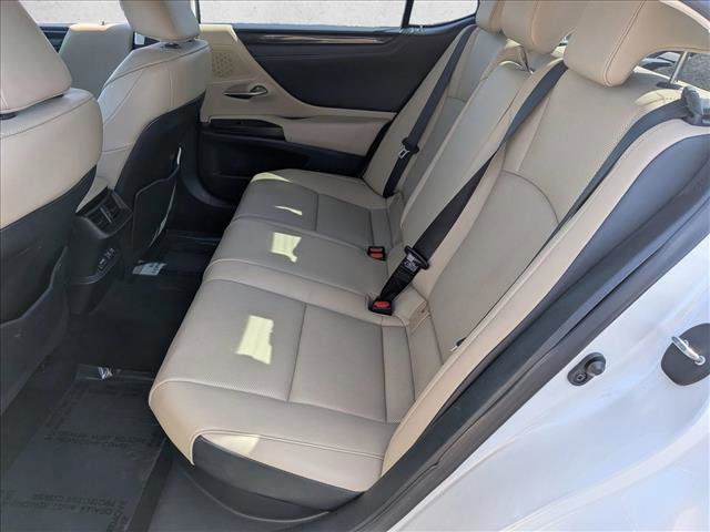 Used 2021 Lexus ES 300h w/ Accessory Package 2 image 18