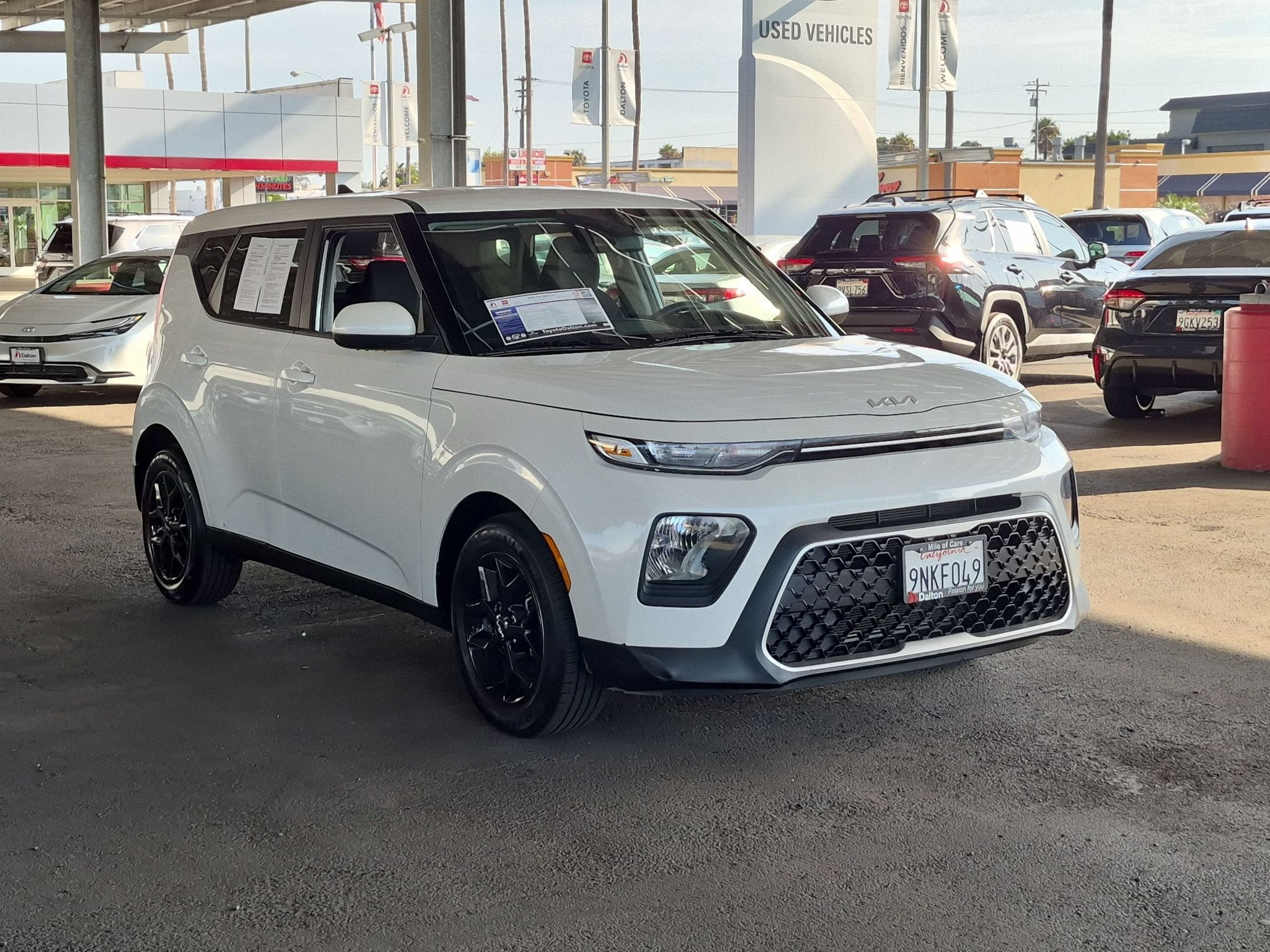 Used 2022 Kia Soul LX w/ Technology Package FWD image 2