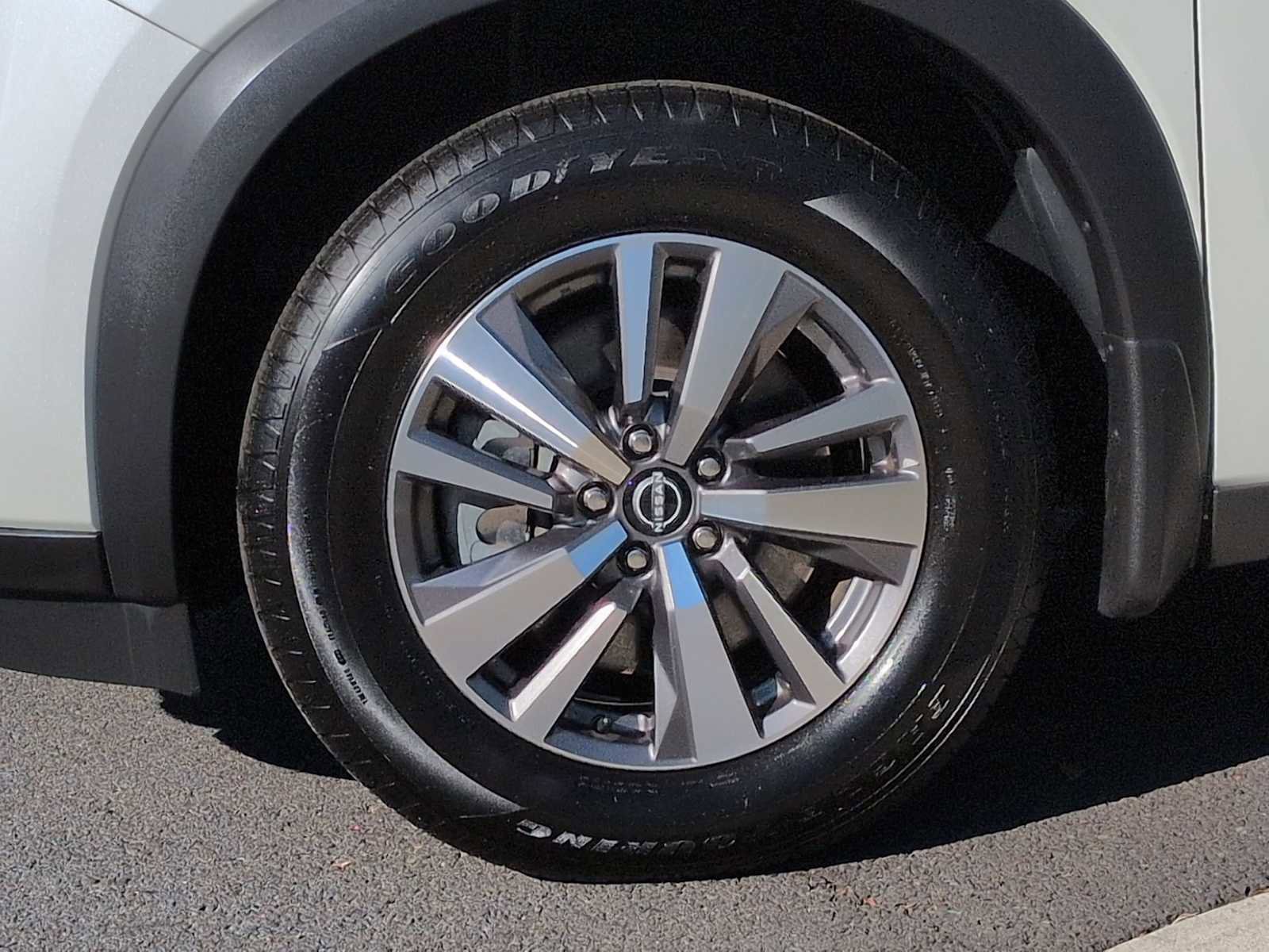 Used 2022 Nissan Pathfinder SL image 14