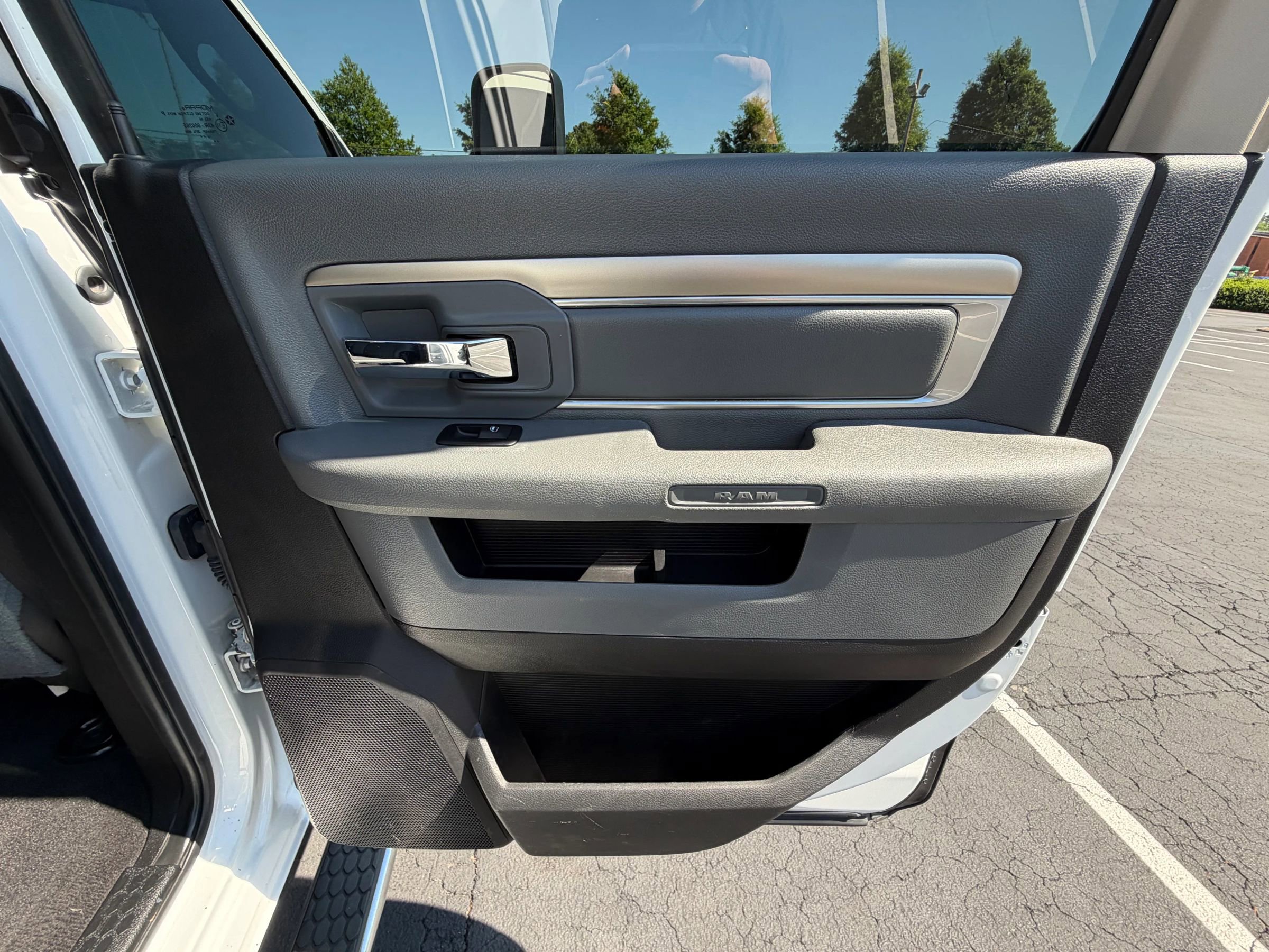 Used 2017 RAM 3500 Big Horn AWD/4WD image 21