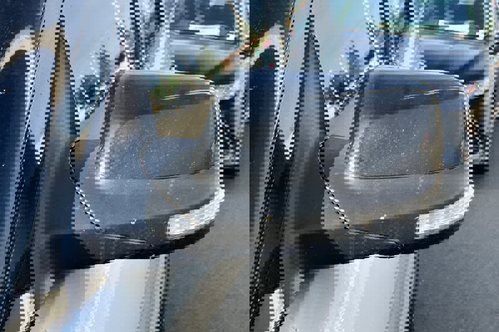 Used 2016 Ford Explorer XLT w/ Equipment Group 202A AWD/4WD image 9