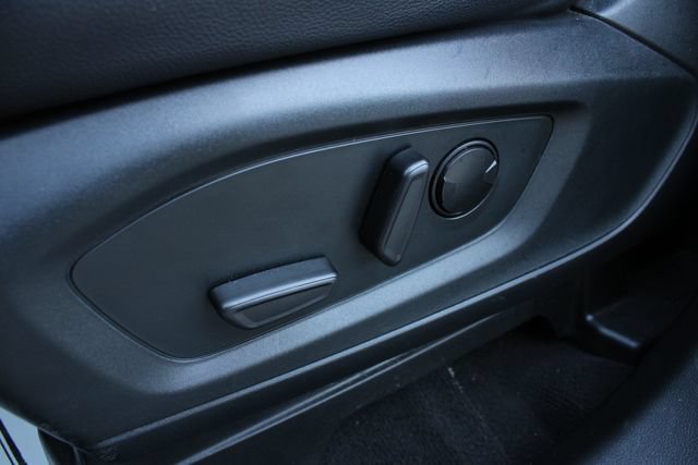 Used 2022 Ford Explorer Limited RWD image 3