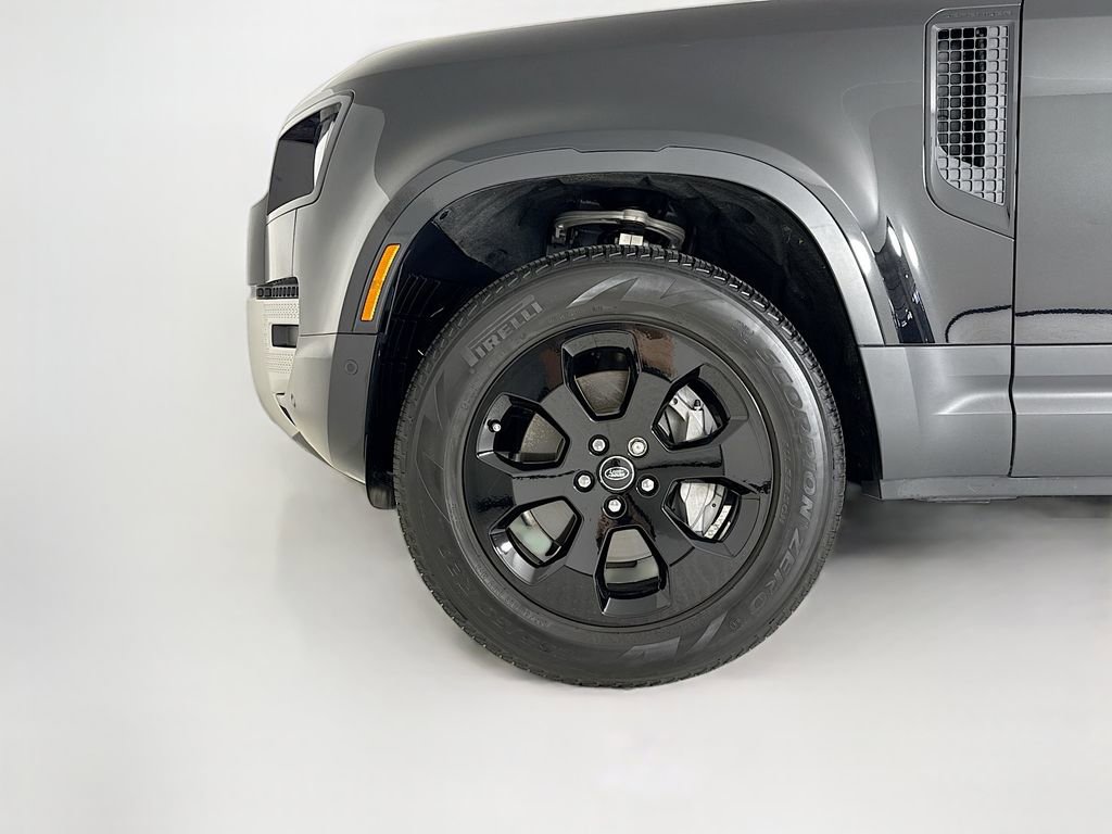 Used 2025 Land Rover Defender 110 S image 27