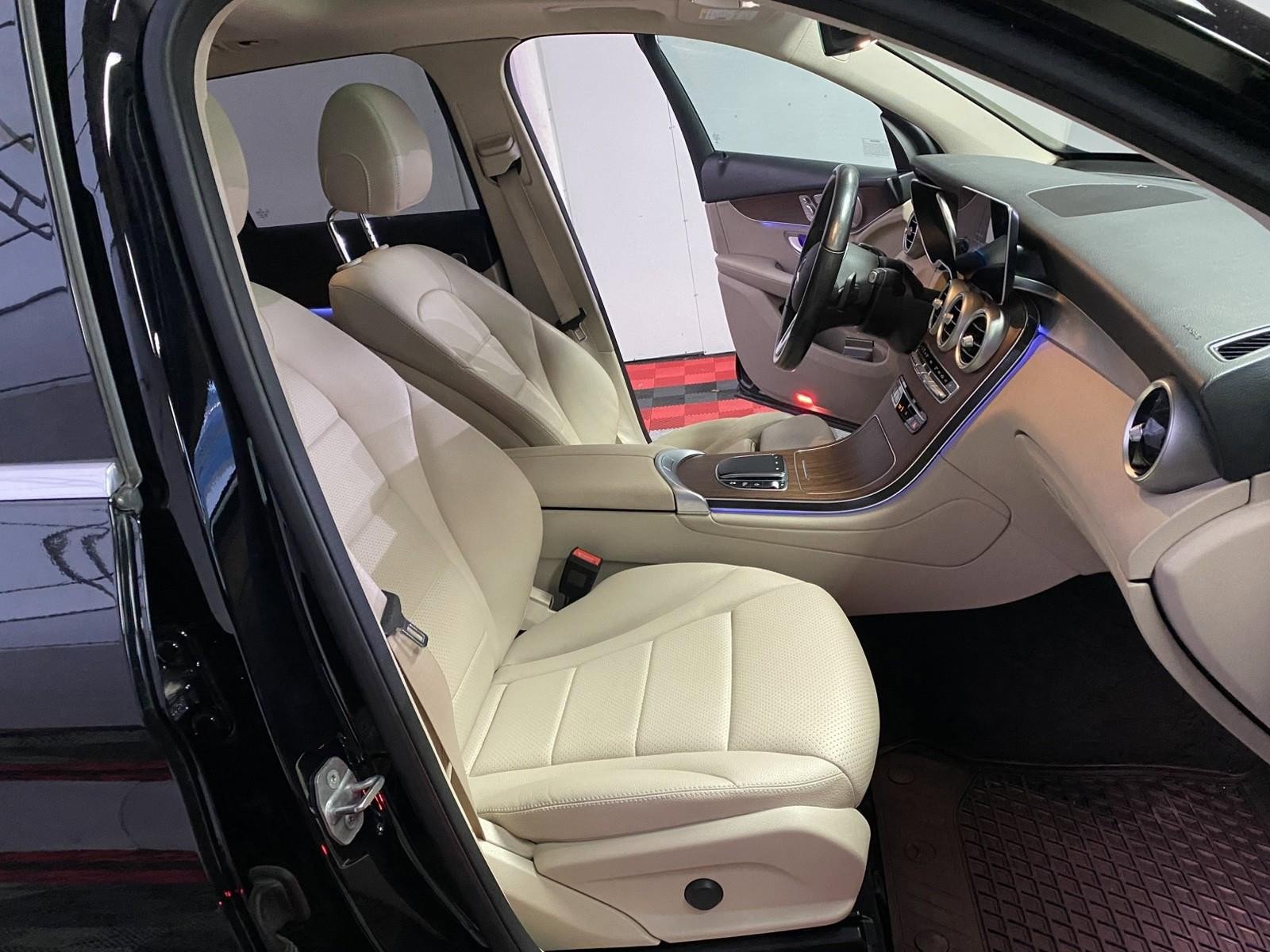 Used 2021 Mercedes-Benz GLC 300 4MATIC image 8