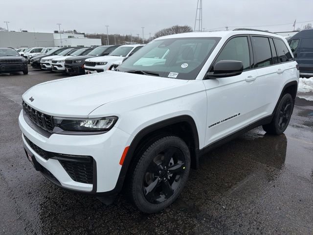 New 2026 Jeep Grand Cherokee Limited w/ Limited Altitude Package AWD/4WD image 7