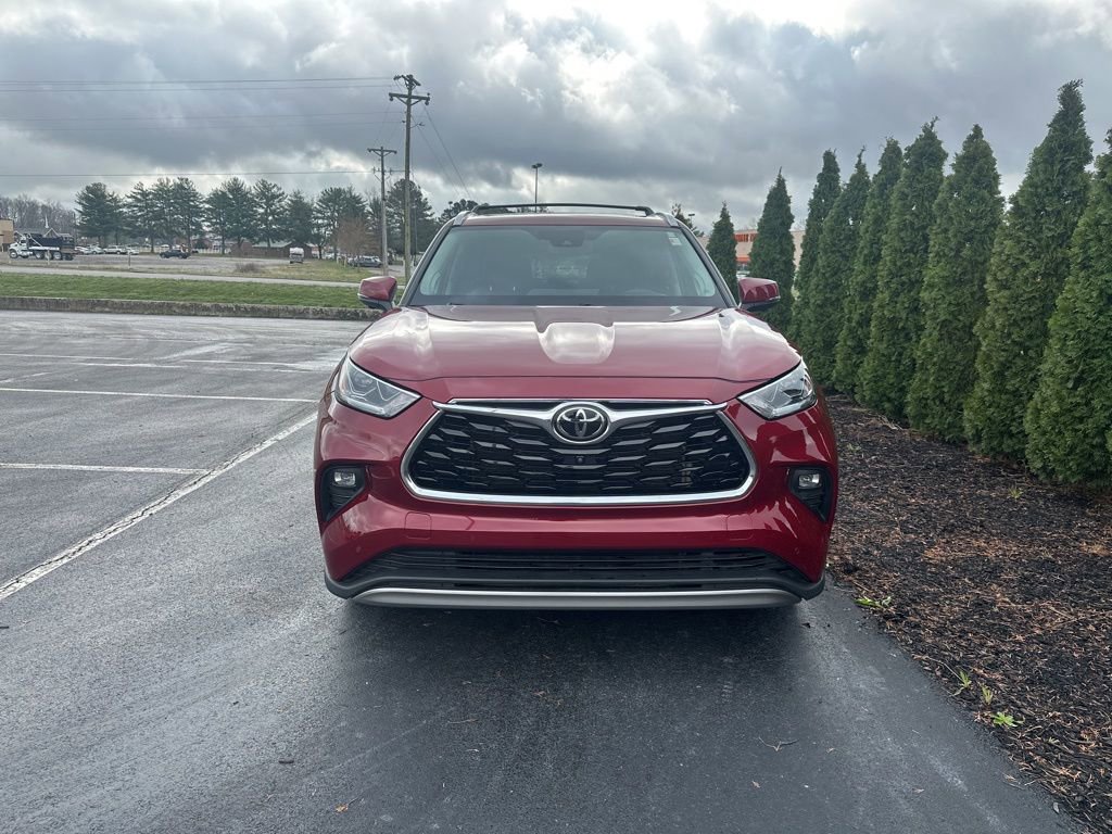 Used 2023 Toyota Highlander Platinum image 3