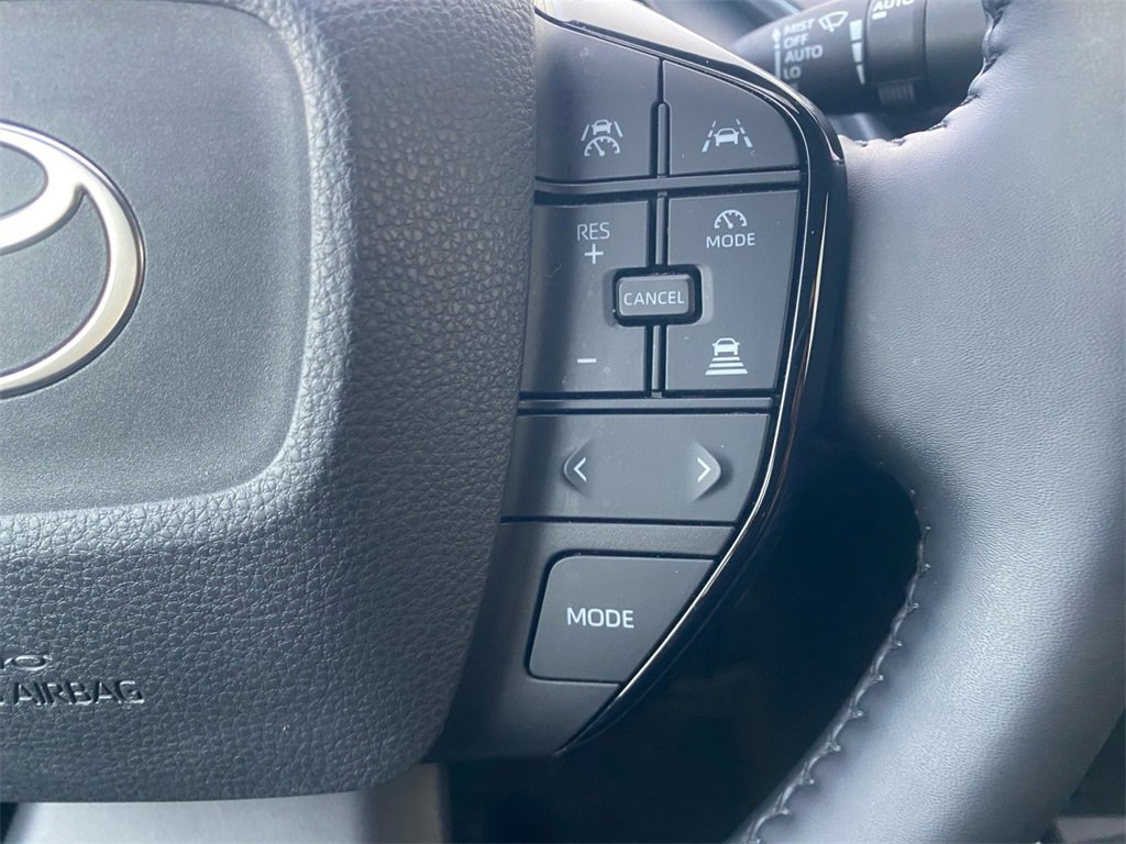 Used 2023 Toyota Prius XLE image 12